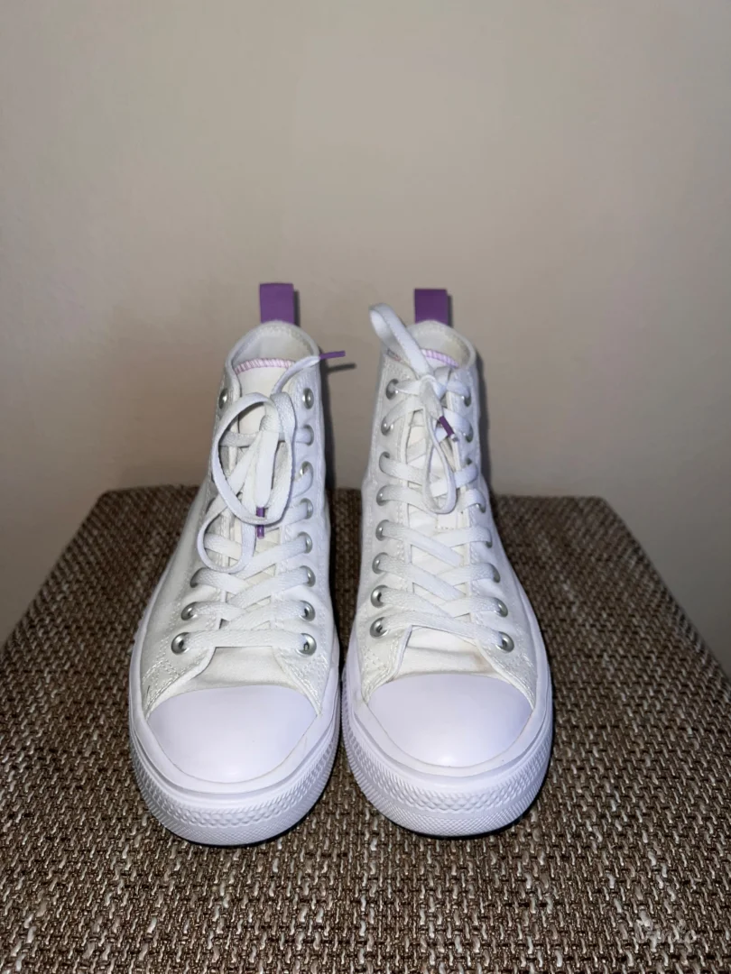 Converse duboke patike bele