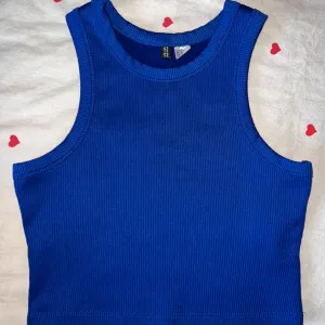 Divided plavi crop top