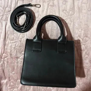 Reserved crna torbica