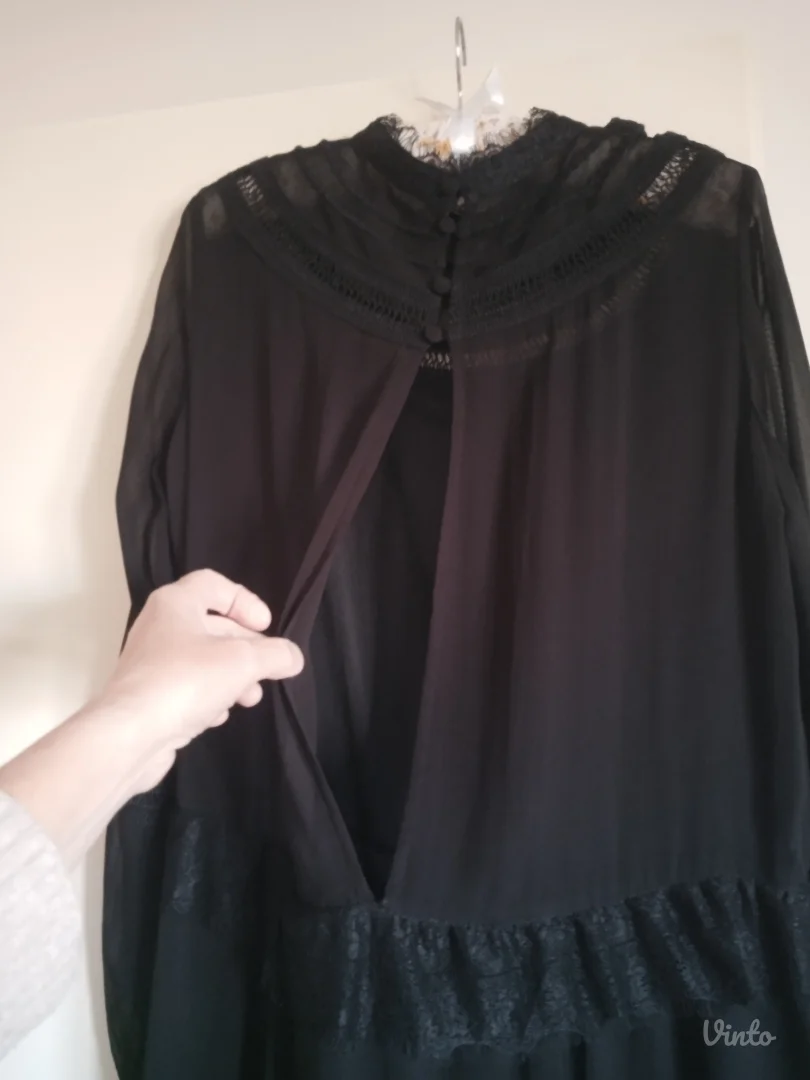 H&M haljina u vintage stilu sa izrezom na leđima