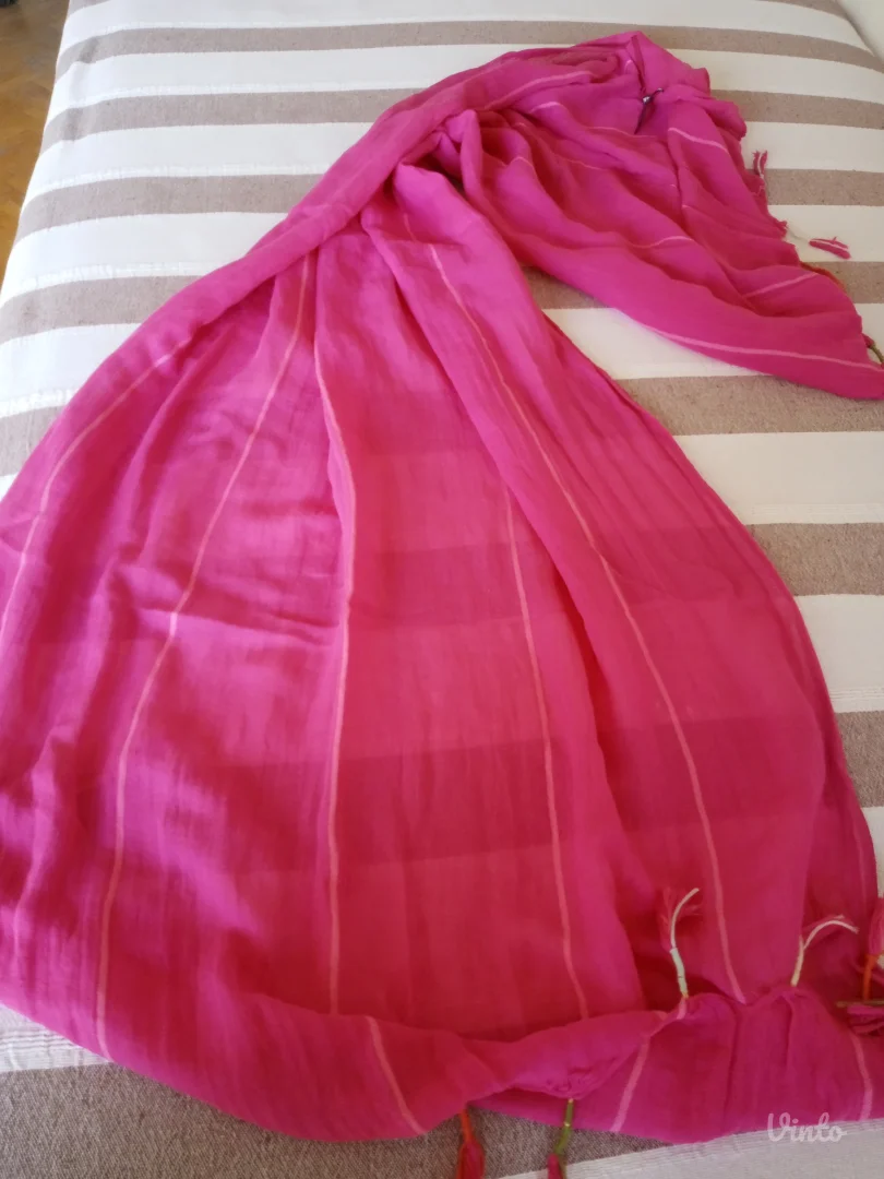 Zara, velika ešarpa