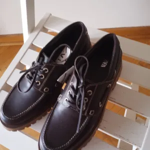 Zara, savršene koledž cipele br 40