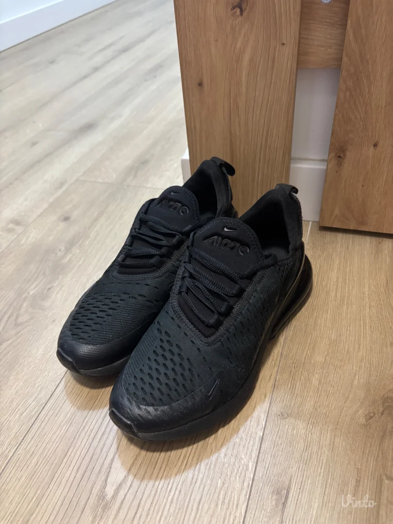 Nike patike 270, kao nove 4000din broj 38