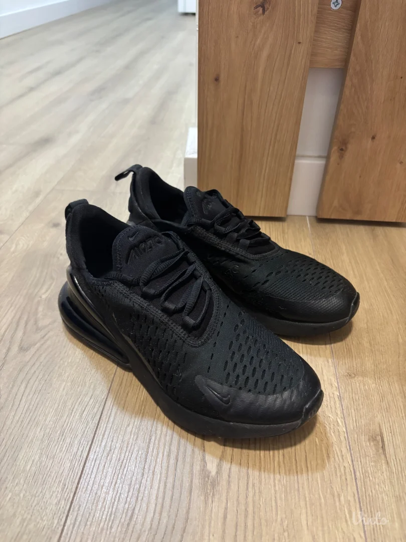 Nike patike 270, kao nove 4000din broj 38