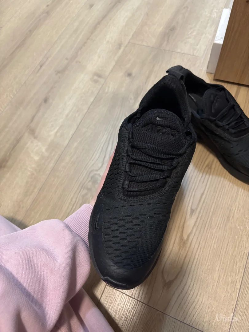 Nike patike 270, kao nove 4000din broj 38