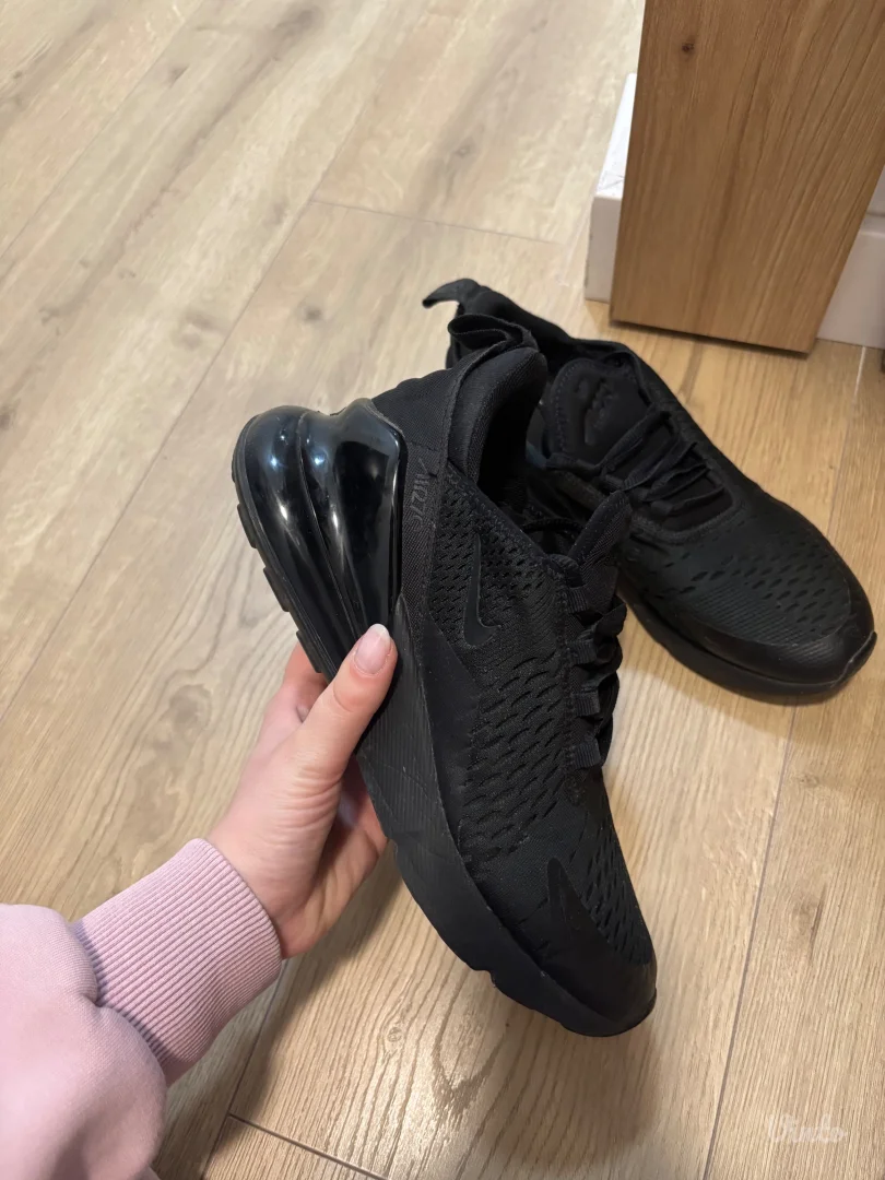 Nike patike 270, kao nove 4000din broj 38