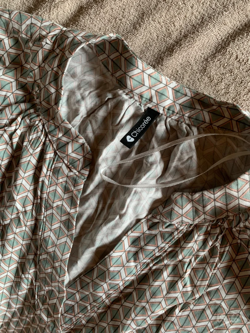 Ženska košulja (poklon uz nju)