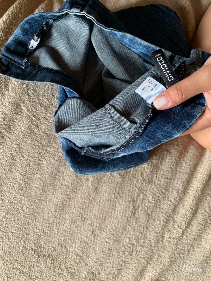 Ženska košulja (poklon uz nju)