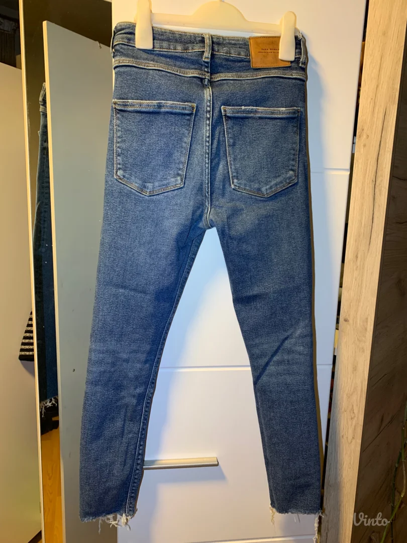 Zara - ženske farmerke