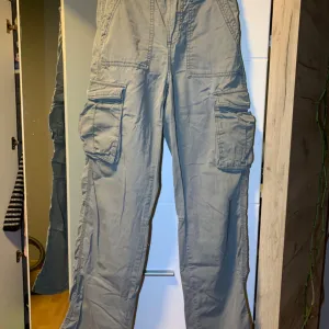 Bershka - cargo pantalone