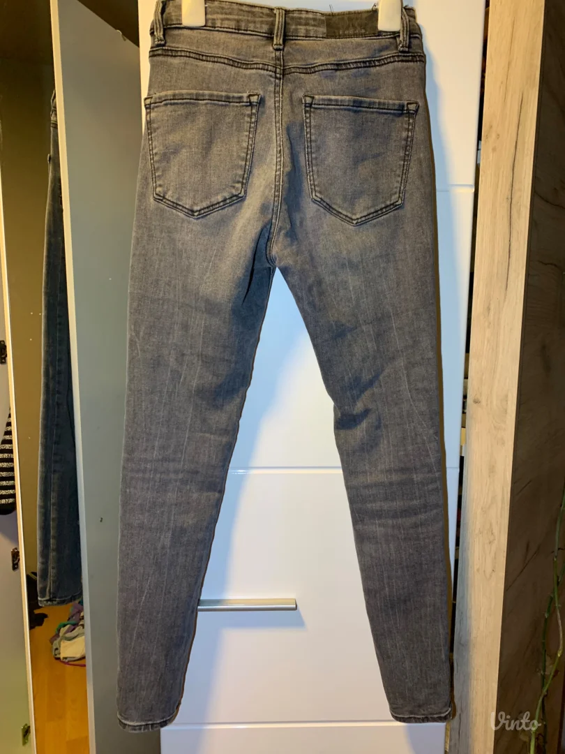 Stradivarius - ženske farmerke