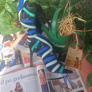 Zara šarene sandale