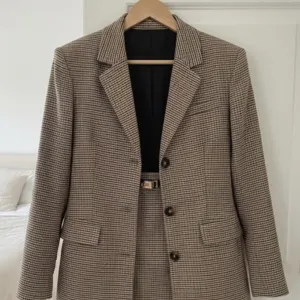 Komplet sako i suknja