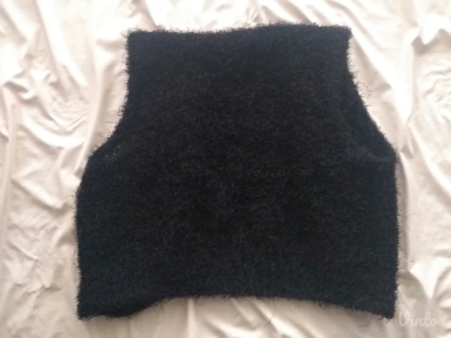 XS velicina crni kratak prsuk