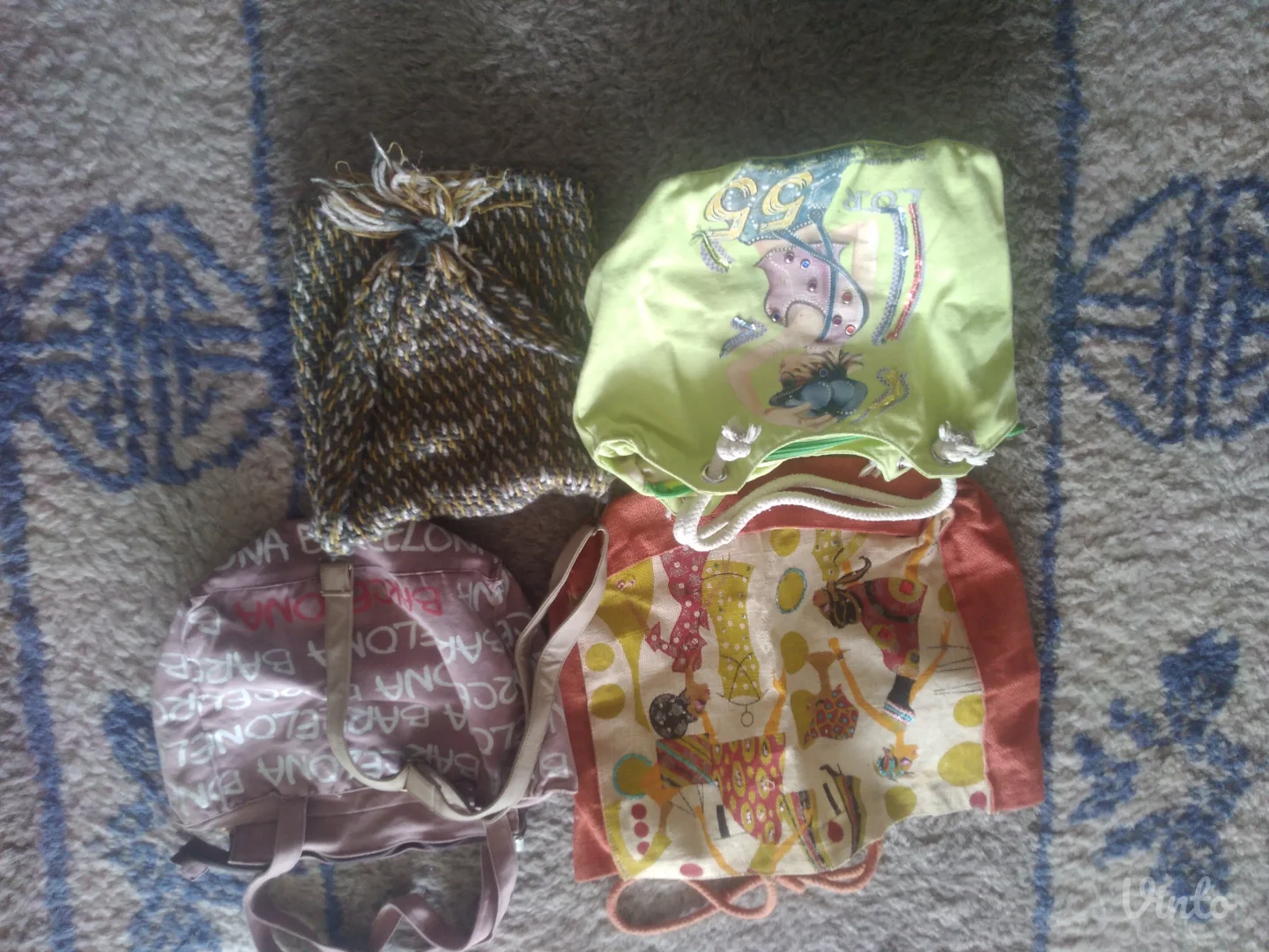 14 torbi i 2 nesesera