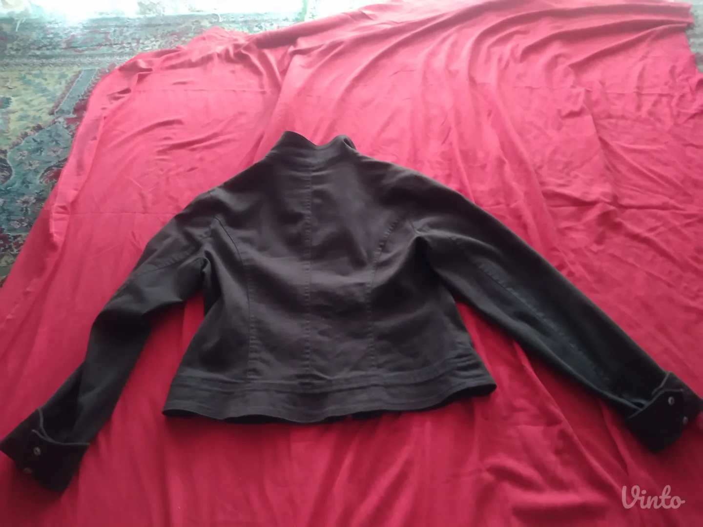 38 velicina braon tanka jakna