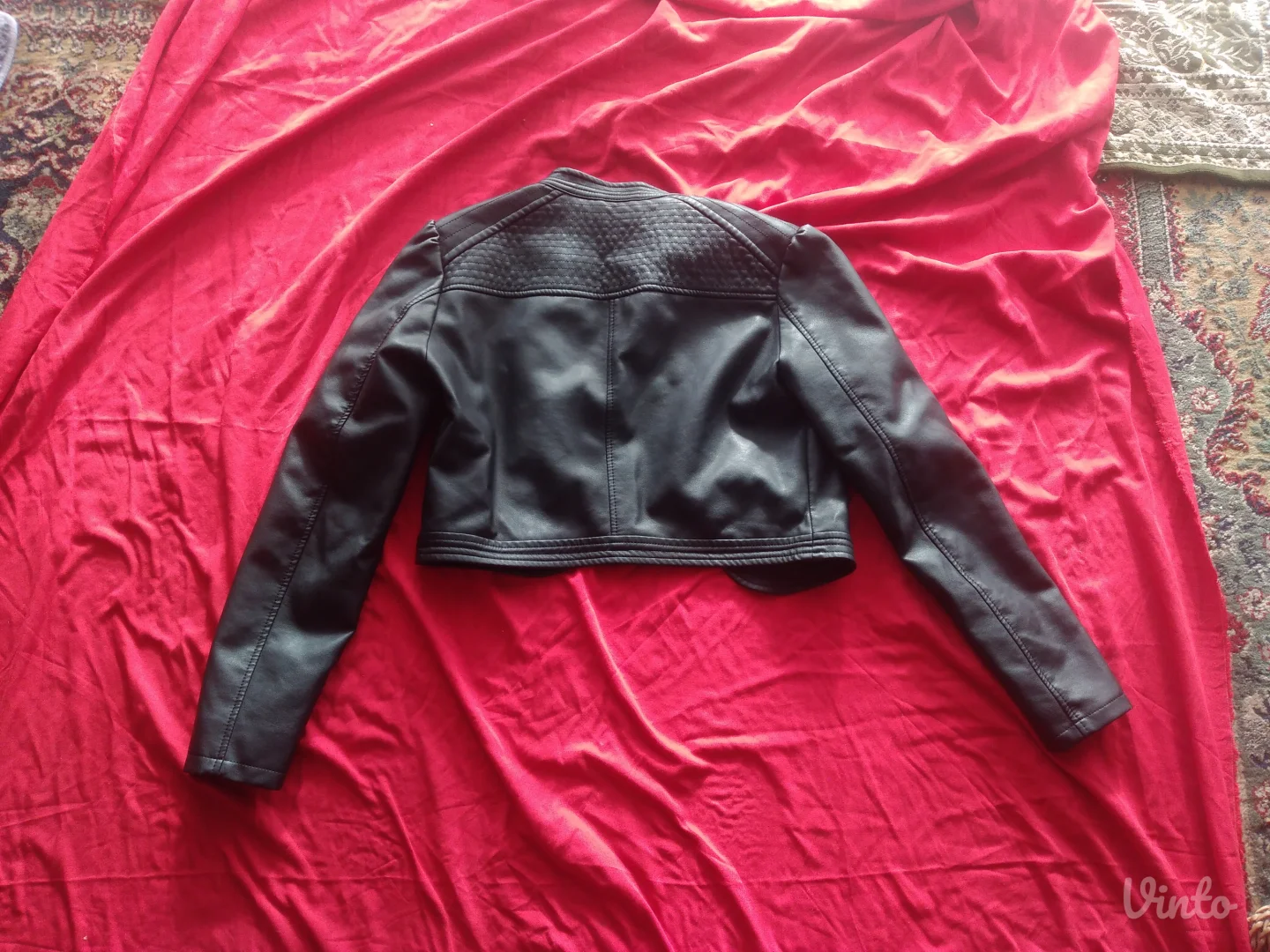 36 velicina crni sako od eko koze