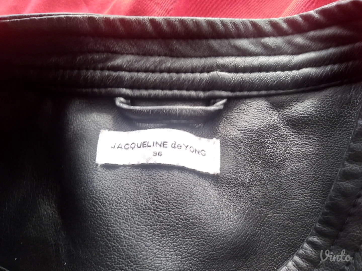 36 velicina crni sako od eko koze