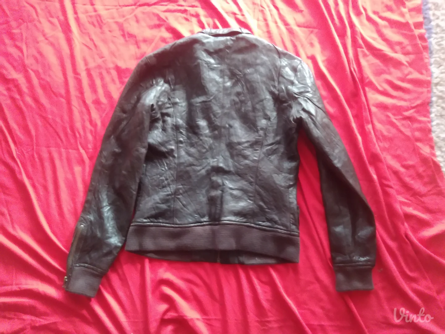 L velicina, kozna jakna