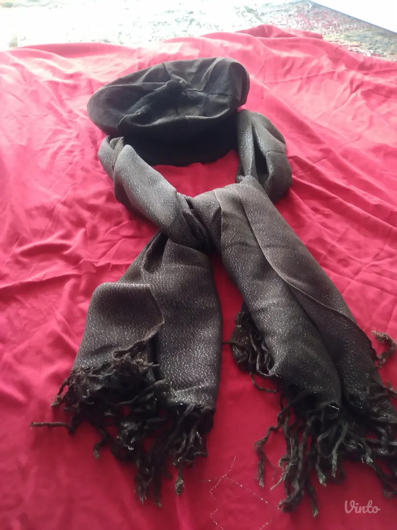 Tamno braon kacket i tanji sal