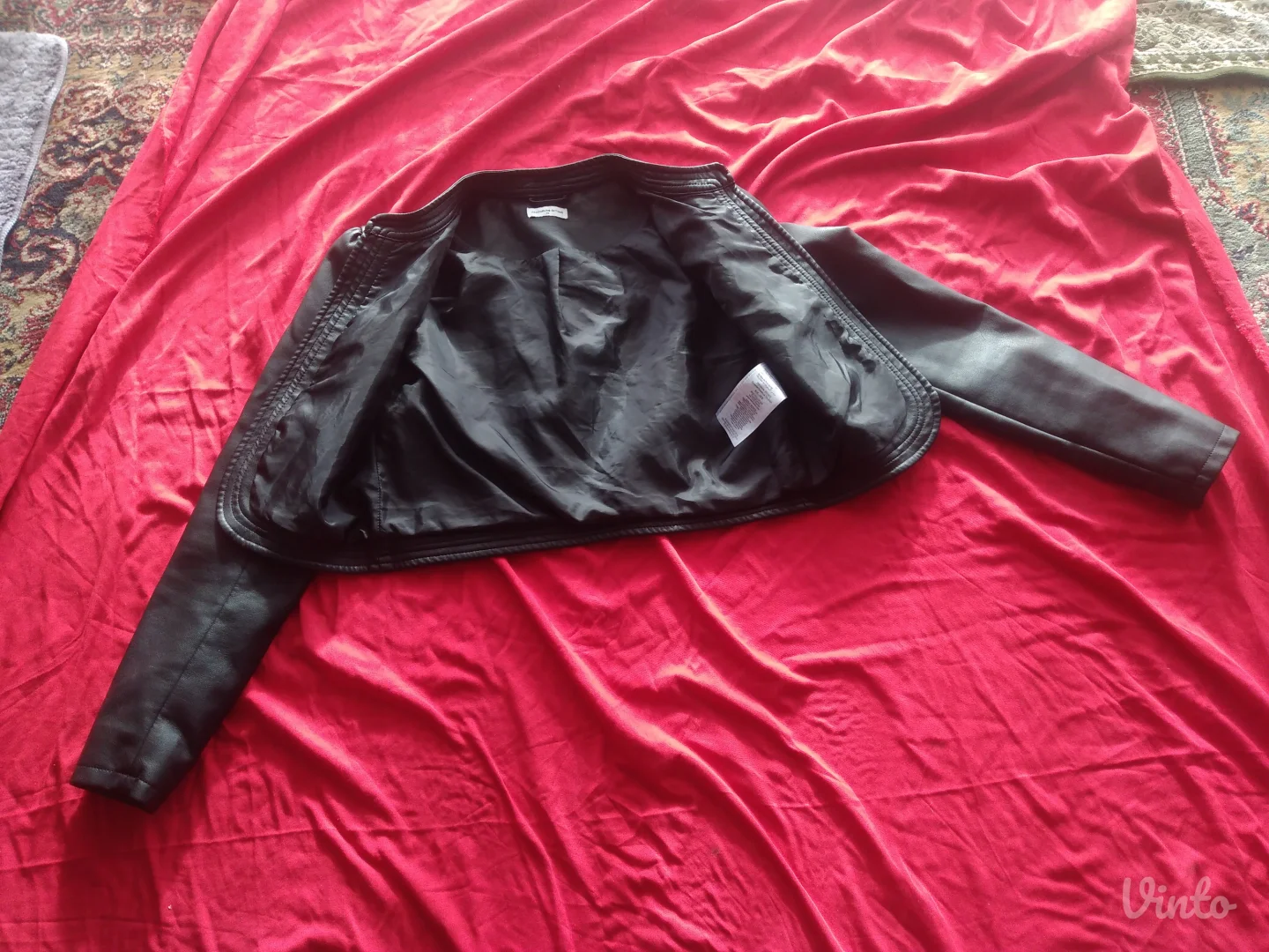 36 velicina crni sako od eko koze