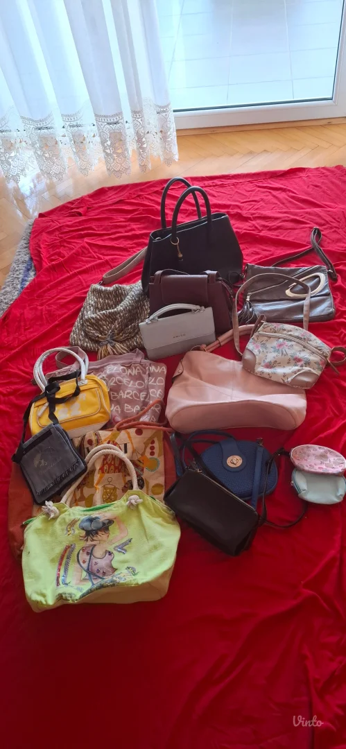 14 torbi i 2 nesesera
