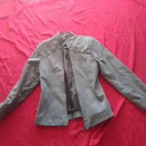 38 velicina sivozelena prolecna jakna