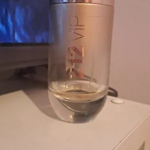 Carolina Herrera 212 Vip Rose