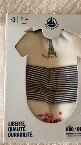 Odeca za bebe sa igračkom