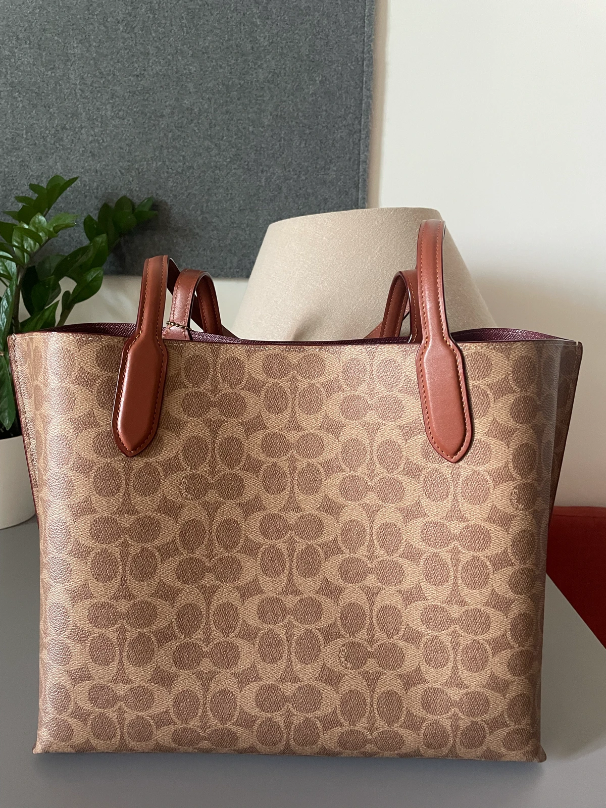 COACH WILLOW TOTE BAG IN SIGNATURE CANVAS