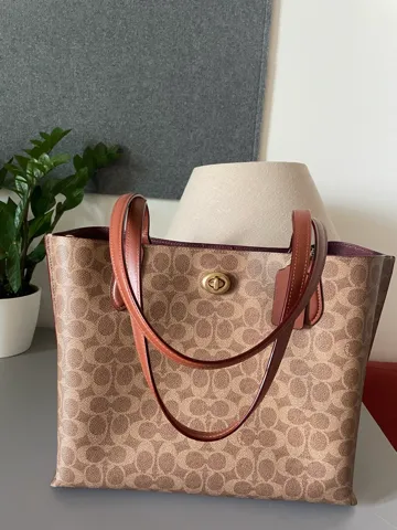COACH WILLOW TOTE BAG IN SIGNATURE CANVAS