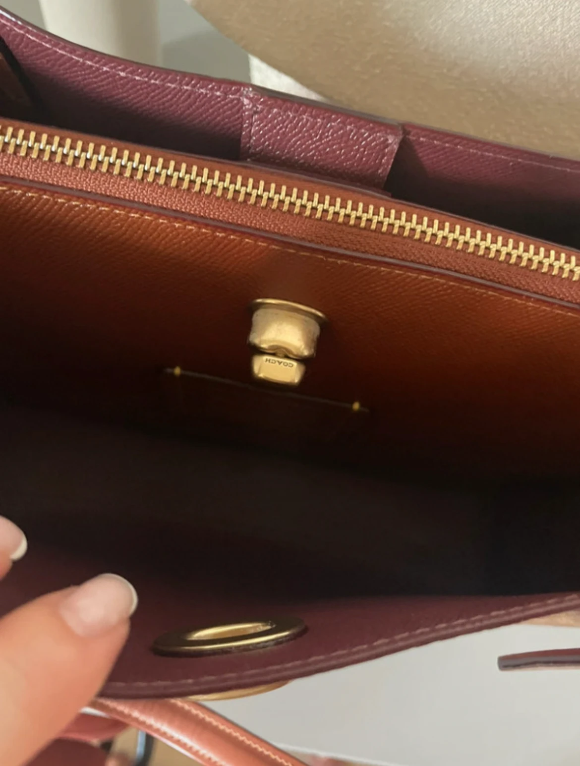 COACH WILLOW TOTE BAG IN SIGNATURE CANVAS