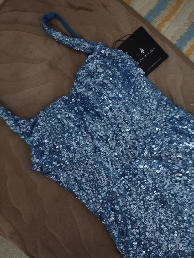 Svecana plava haljina