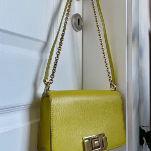 Furla torbica 130€