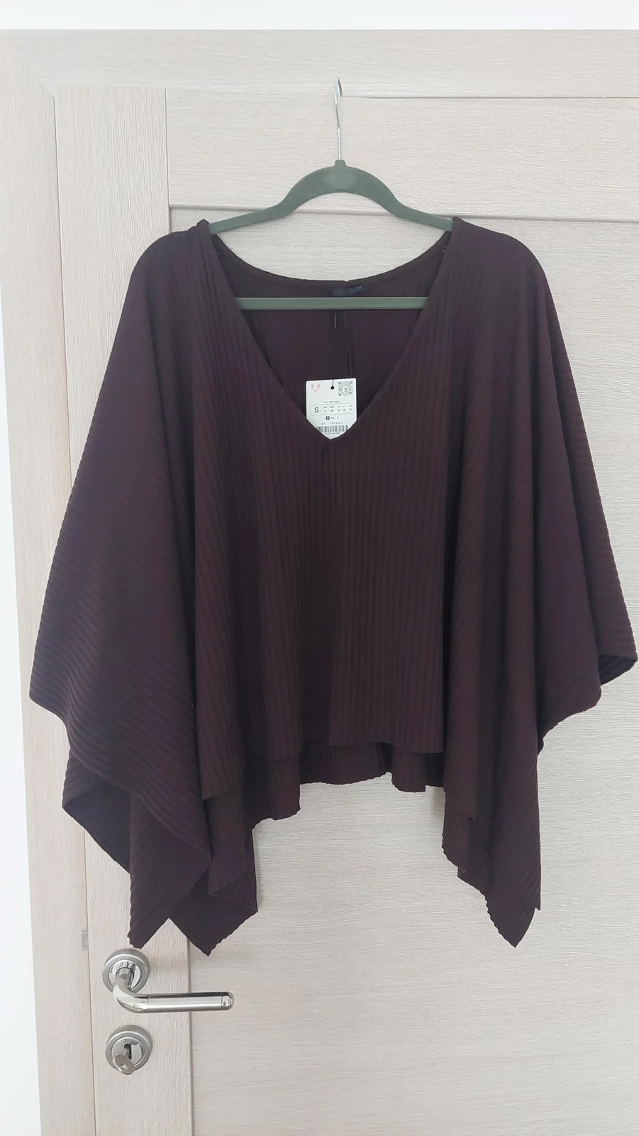 Zara ponco nov sa etiketom