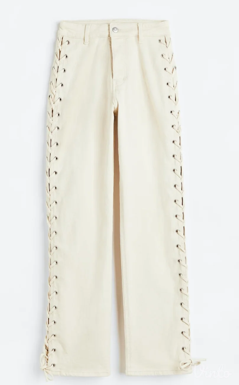 H&M bele famerke na pertlanje
