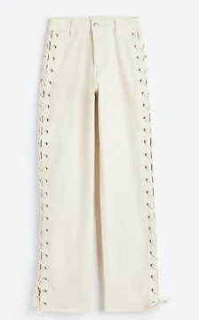 H&M bele famerke na pertlanje