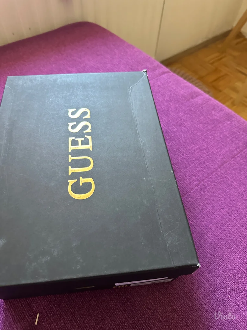 Preslatke GUESS patike