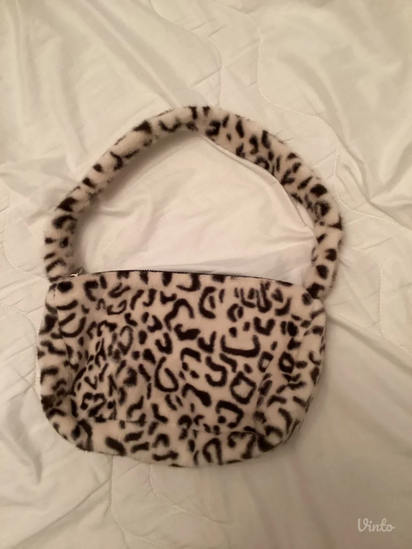 Leopard Bershka torbica - Novo