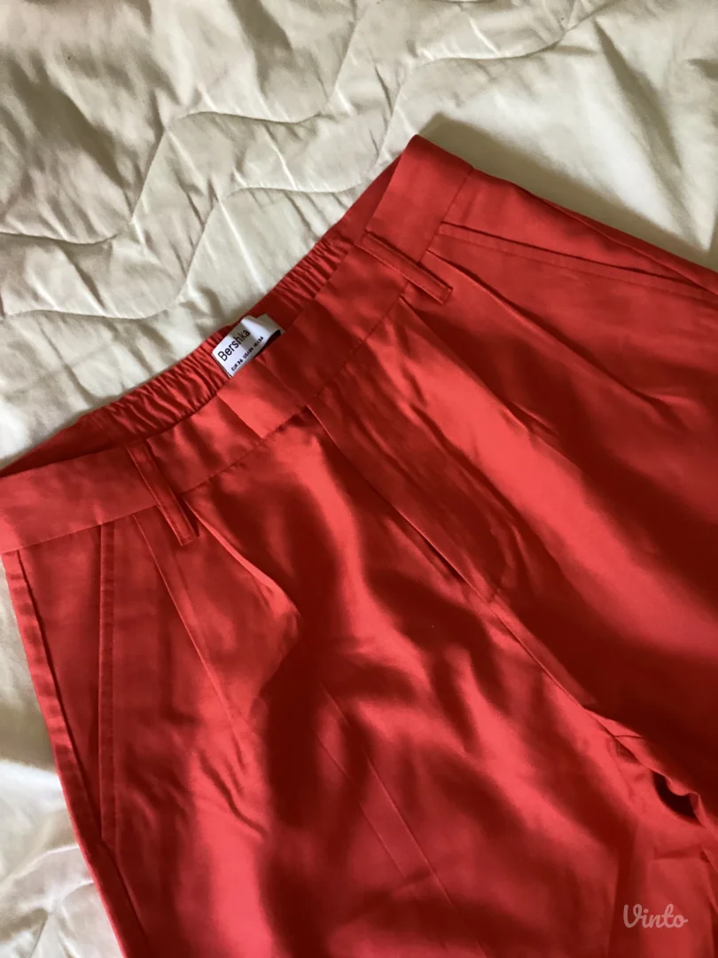 Bershka nove pantalone