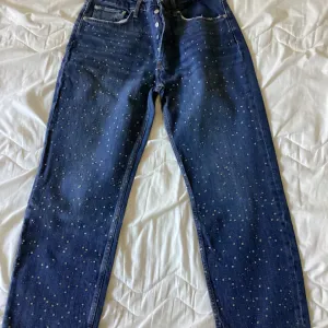 Zara farmerke sa sljokicama