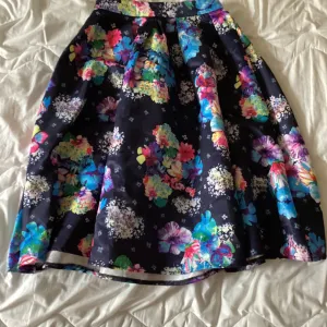 Floral suknja - Novo