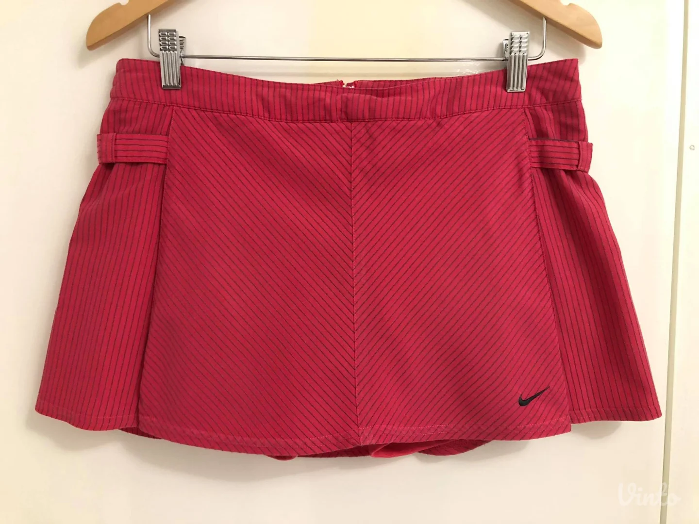 NIKE FIT DRY teniska suknjica sa šortsem (nenošena)