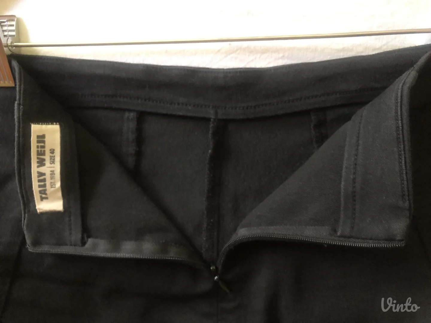 Elegantni crni šorts