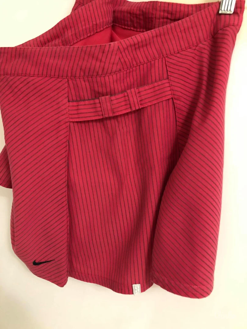 NIKE FIT DRY teniska suknjica sa šortsem (nenošena)