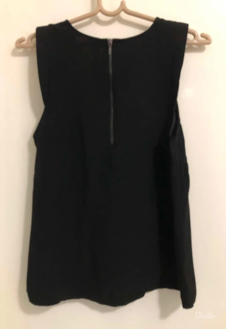 Stradivarius crna bluza bez rukava