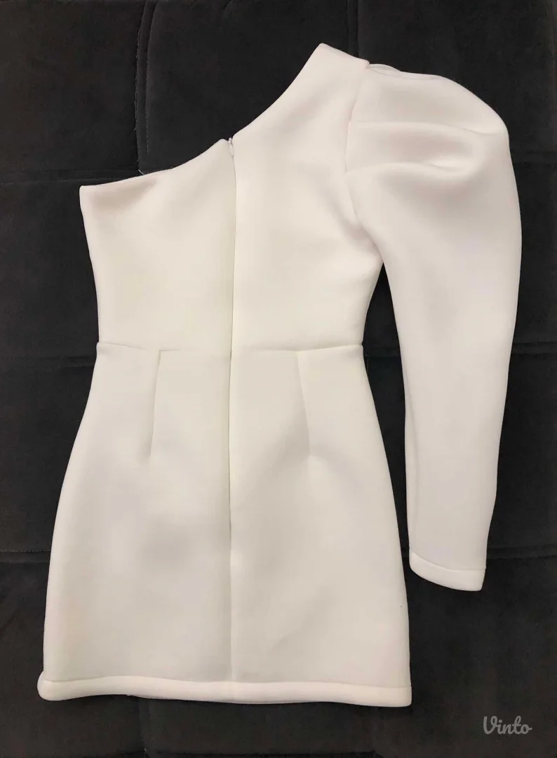 Blondy bela haljina na jedno rame