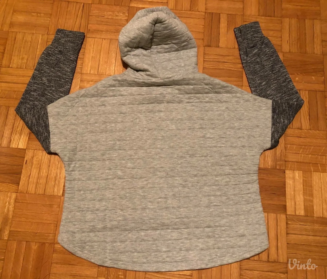 "Beppe fashion" duks sa kapuljačom