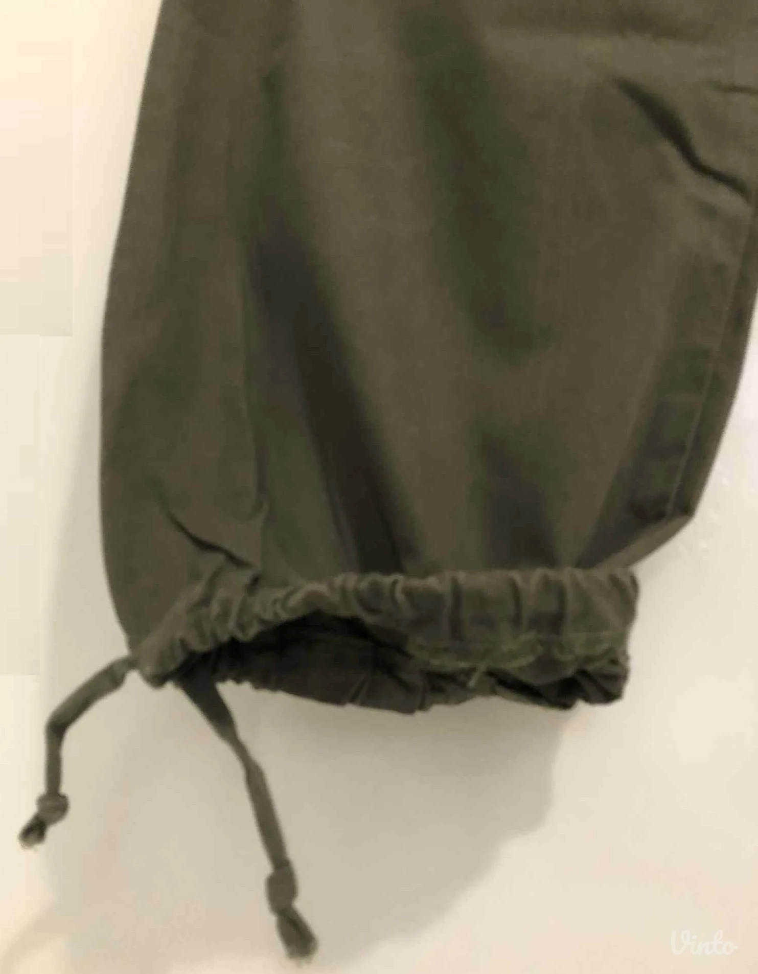 Zelene kargo pantalone