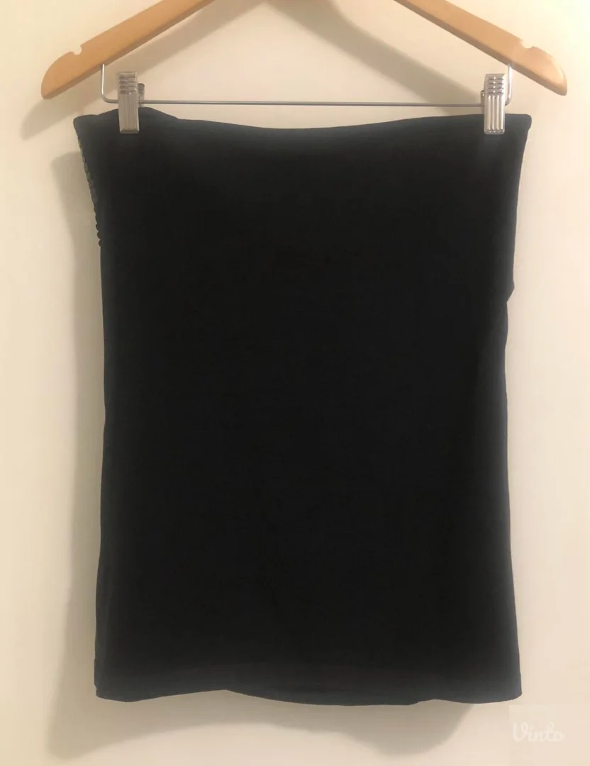 Top majica sa šljokicama